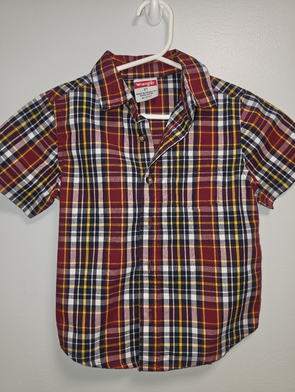 Wrangler Red, White & Navy Plaid Short-Sleeve Button-Up Shirt
